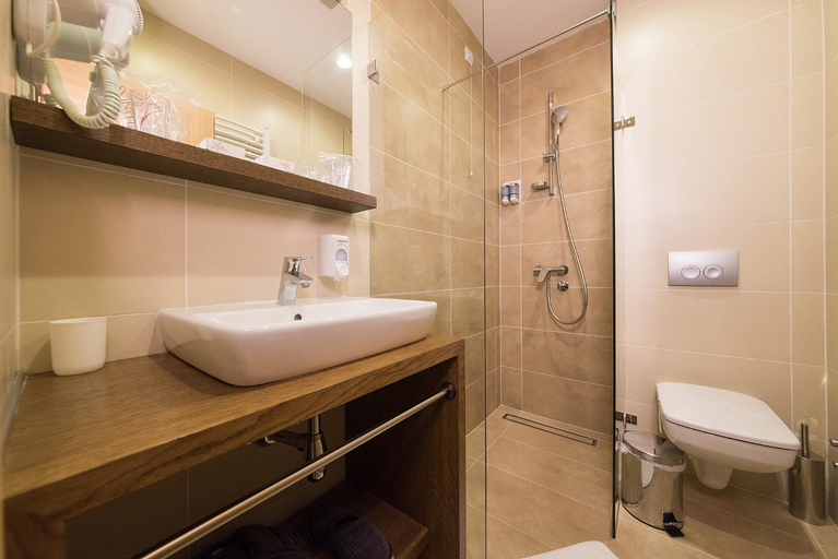 Bathroom, Hotel Mons, Čajetina