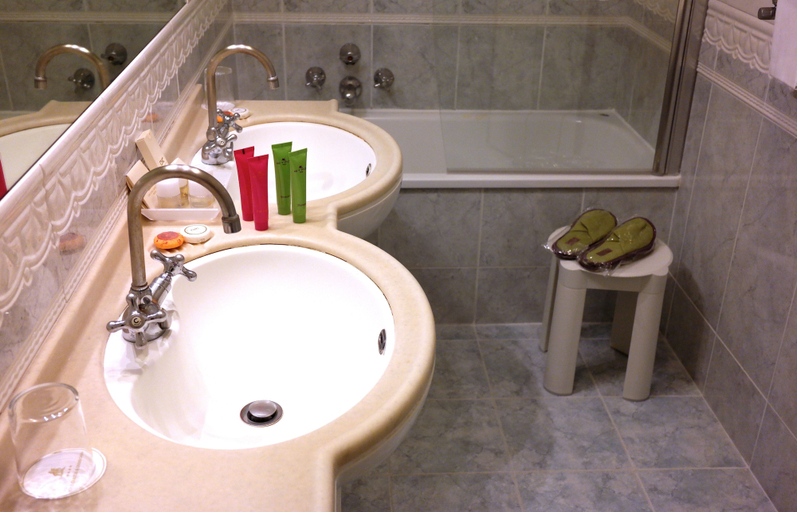 Bathroom 4, Hotel Carlton on the Grand Canal, Venezia