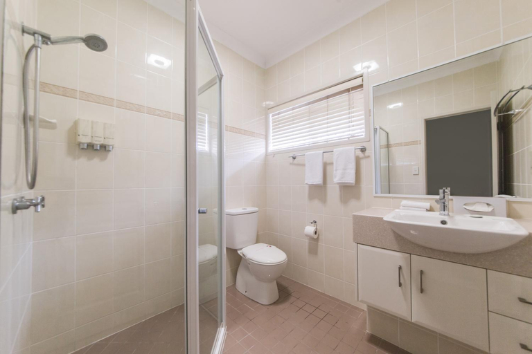 Bathroom 2, Apartments on Palmer, Rockhampton