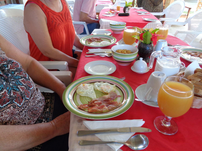 Food & Drinks 4, Chez Michelin Pension Residence Guest House