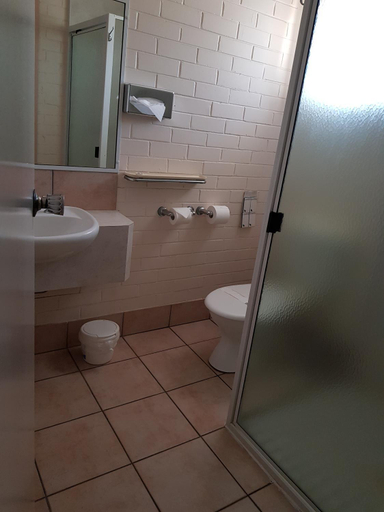 Bathroom, Peppercorn Motel, Belyando