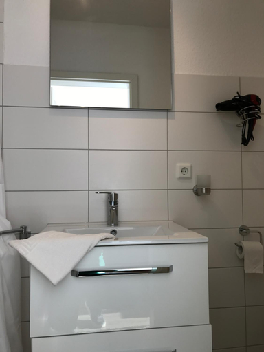 Bathroom 4, Leezdorfer Hof, Aurich