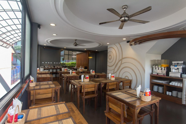 Food & Drinks 5, Baannilrath, Hua Hin
