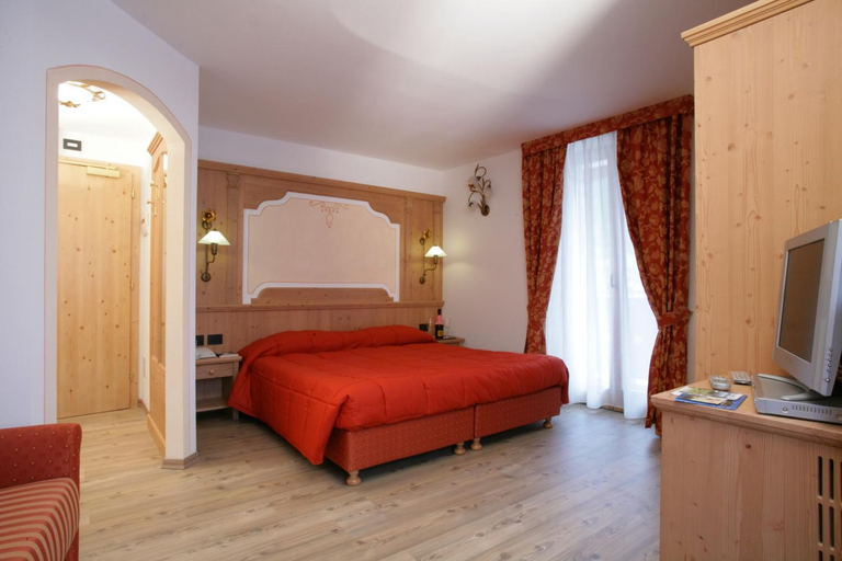 Bedroom, Hotel Garni La Roccia, Trento