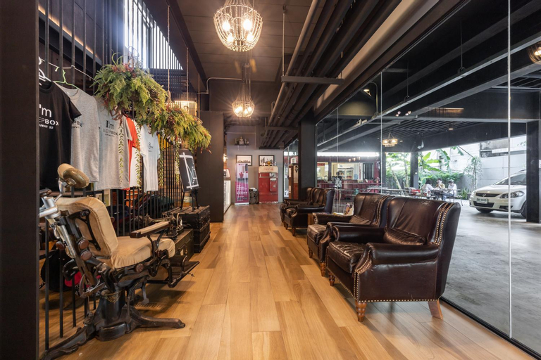 Public Area 2, Sleep Box Sukhumvit 22 - Hostel, Khlong Toey