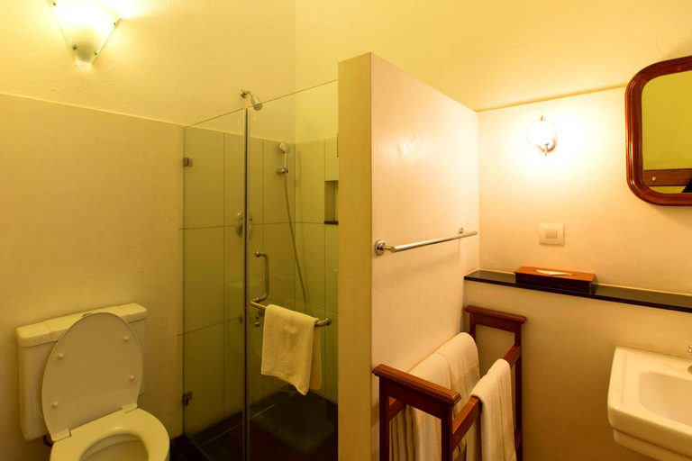 Bathroom 5, Palais De Mahe - A CGH Earth Experience, Puducherry