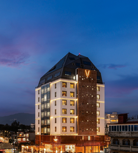 Exterior & Views