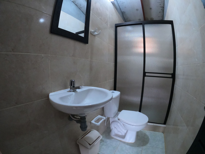 Bathroom 2, Villa Isabella Curiti, Curití