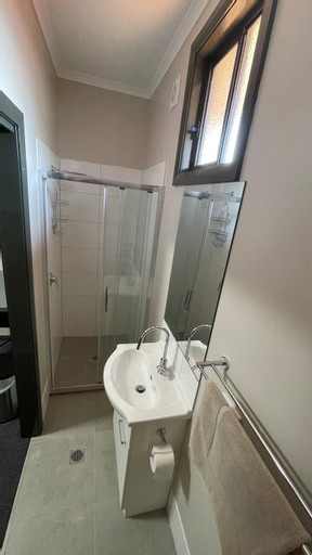 Bathroom 27