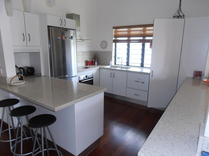 Kitchen 1, Floriana Villas, Cairns