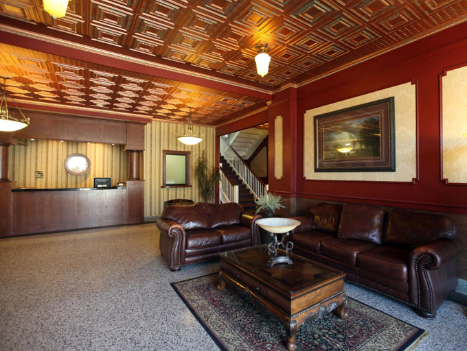 Others 5, Arrow Hotel, Custer