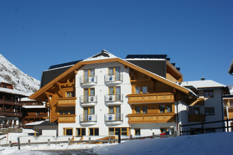 Others 3, Haus Bergkristall, Imst