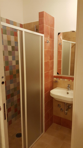 Shower, B&B V&V Suite & Breakfast, Napoli