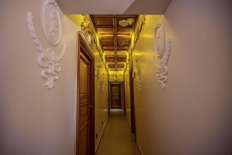 Others 5, Artemis B B Rome, Rome