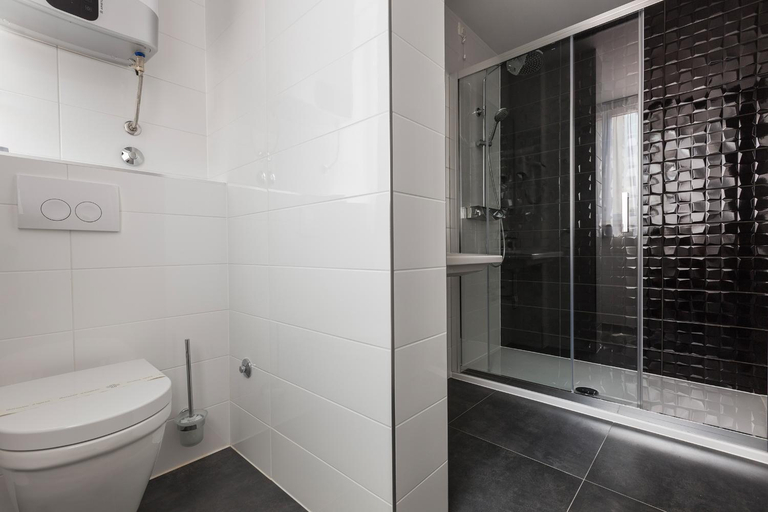 Bathroom 5, B Gold BandB, Split