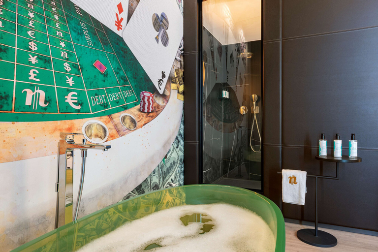 Bathroom 28