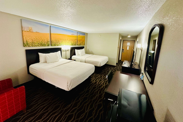 Bedroom 3, Days Inn & Suites by Wyndham Casey, Clark