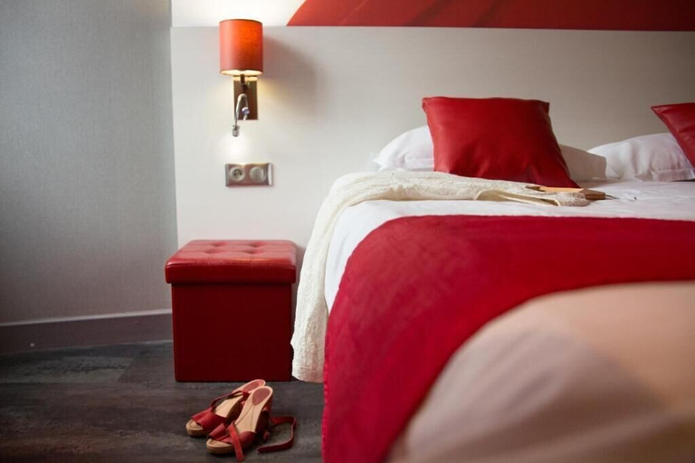 Bedroom 2, Hôtel Le Turenne, Corrèze