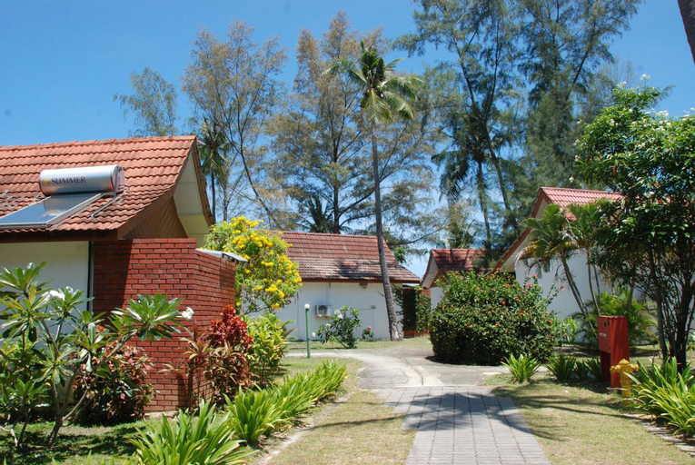 Exterior 3