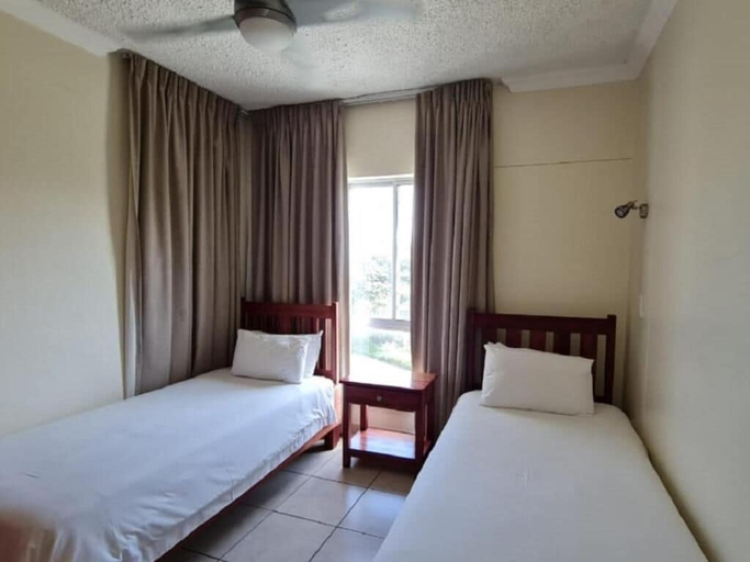 Bedroom 2, Santana Holiday Resort, Ugu
