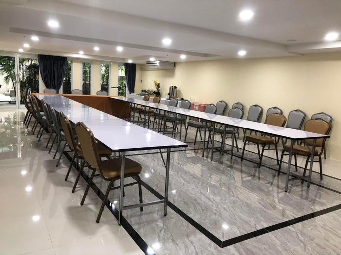 Business Facilities 28