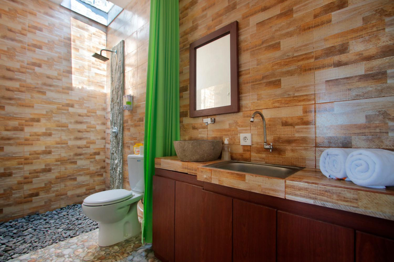 Bathroom 3, Valomia Beachfront, Karangasem