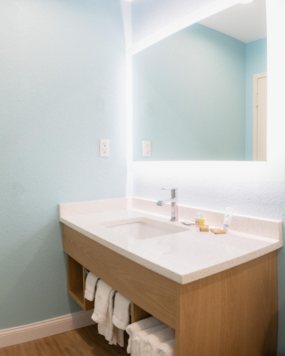 Others 5, Dunes Inn & Suites, Chatham
