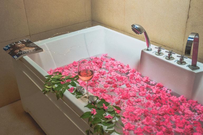 Bathroom 4, Heritage Resort Hampii, Bellary
