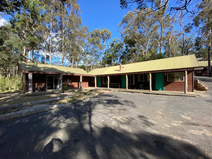 Exterior 4