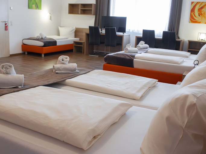 Bedroom 2, Orange Hotel und Apartments, Neu-Ulm