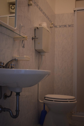Bathroom 5, Hotel Astoria Pesaro, Pesaro E Urbino