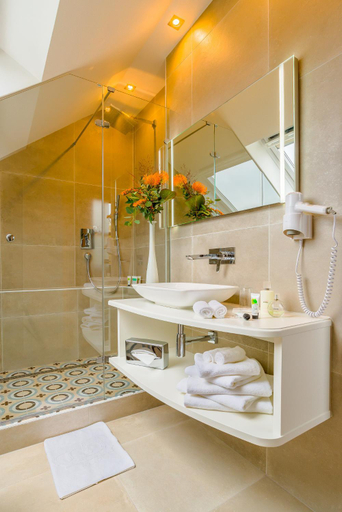 Bathroom 4, Krone am Park - Gastehaus des Hotel Krone, Aschaffenburg