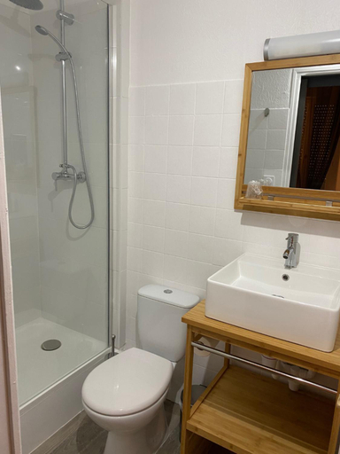 Bathroom 3, L'Escale des Alpilles, Bouches-du-Rhône