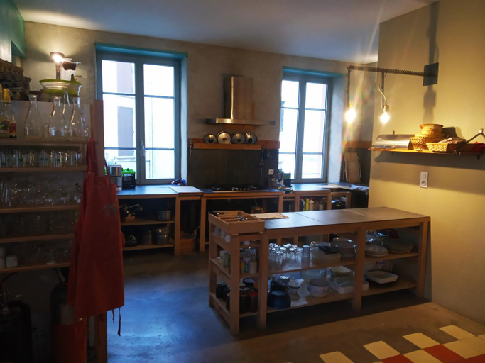 Others 4, La Maison Rouge - Backpacker Hostel, Loire