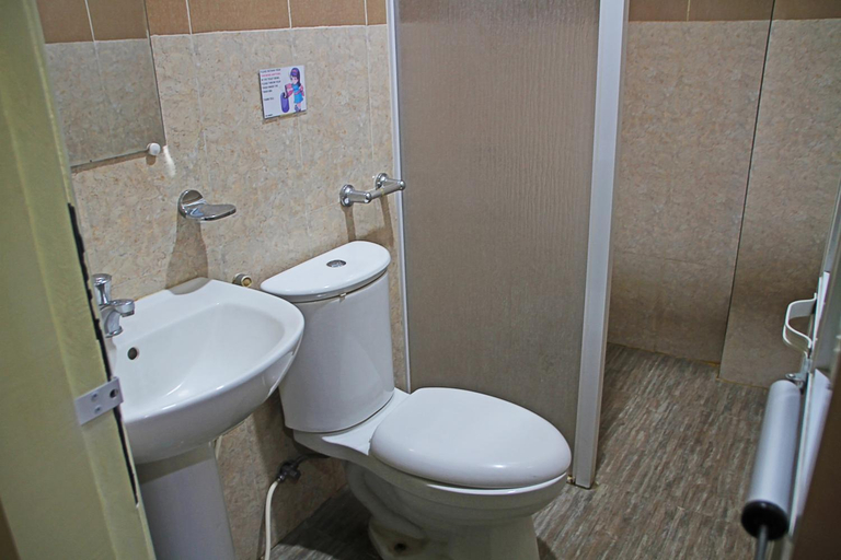 Bathroom 4, FJ Manila Hotel, Daraga
