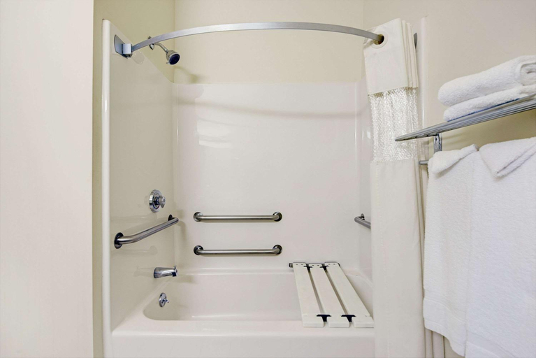Bathroom 4