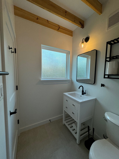 Bathroom 3, Stay in Babia, Montgomery