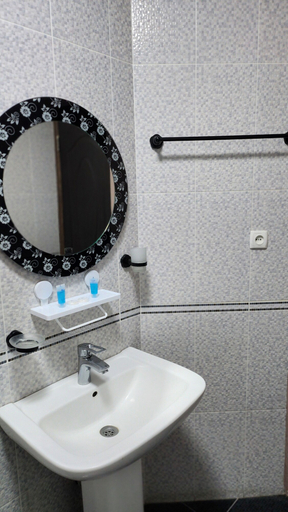 Bathroom 3, Georgian Paradise, Kutaisi