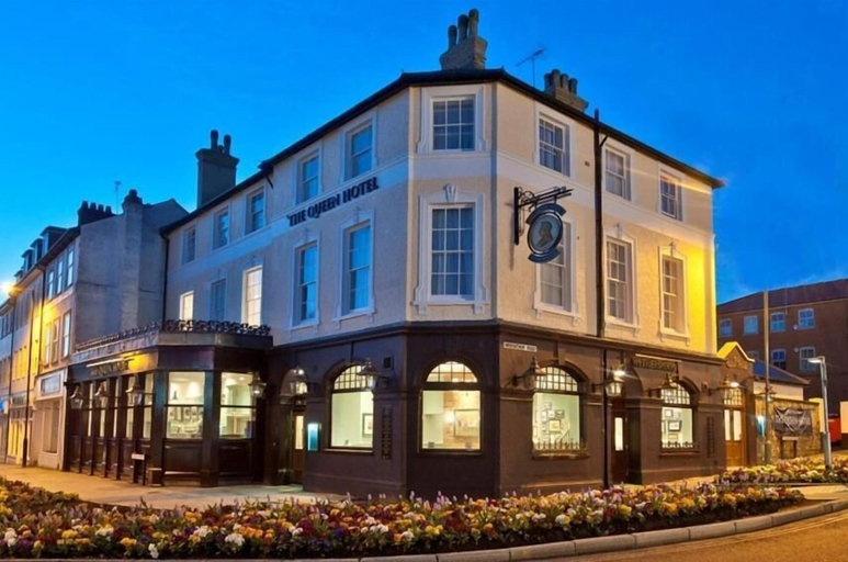 Exterior & Views 2, The Queen Hotel Wetherspoon, Hampshire