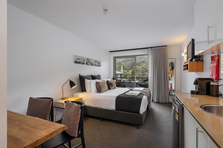 Bedroom 2, Snowgoose Apartments, Snowy River
