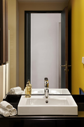Bathroom 30