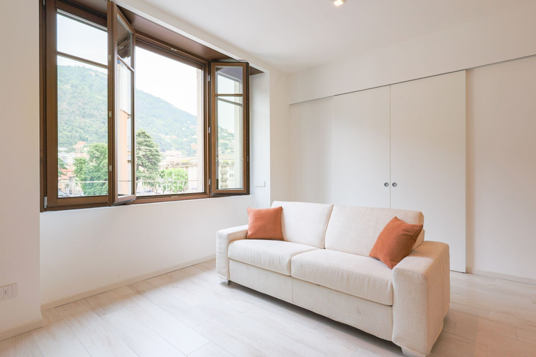 Living area 3, Bellini Suite, Como
