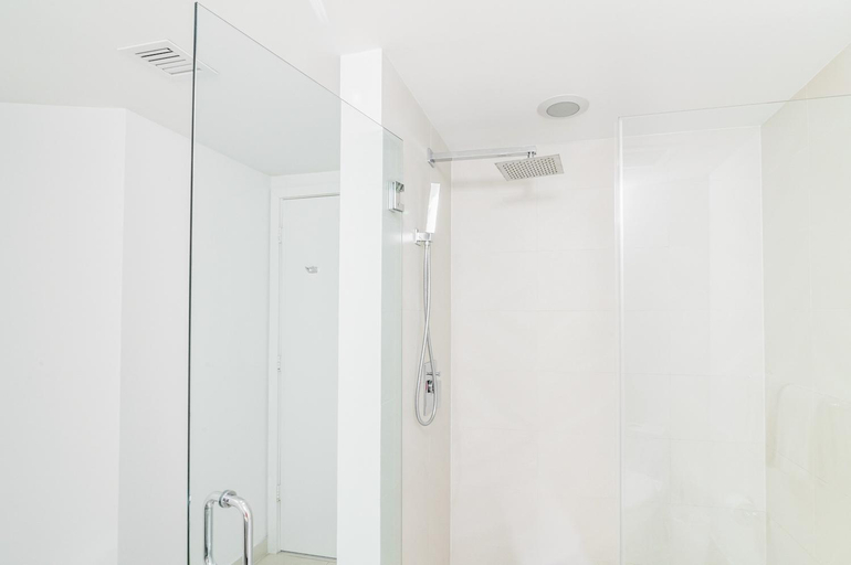 Bathroom 5, Luxurious Hyde Resort Apartments, Broward