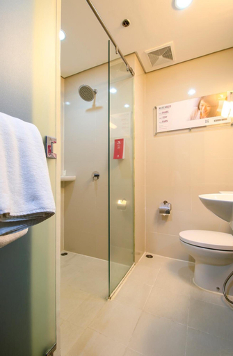 Bathroom 9