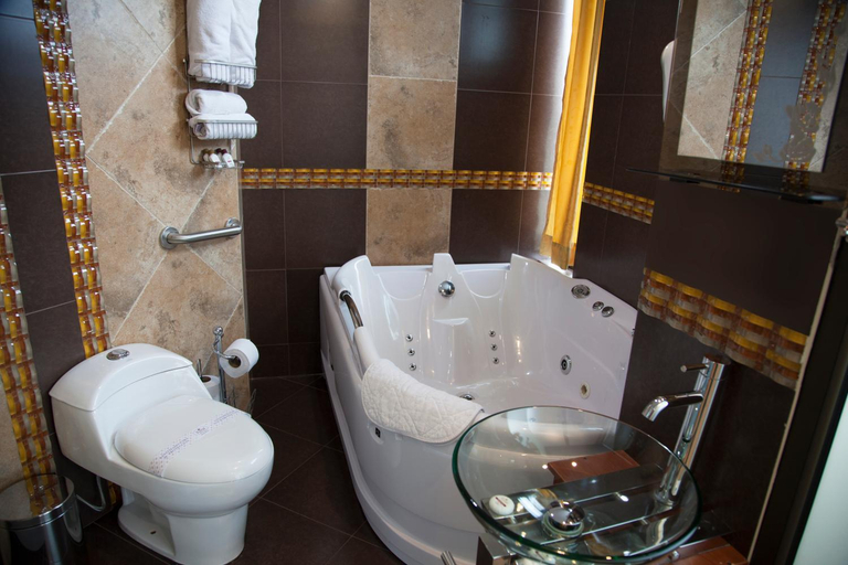 Bathroom 3, Kuna Hotel, Cuenca