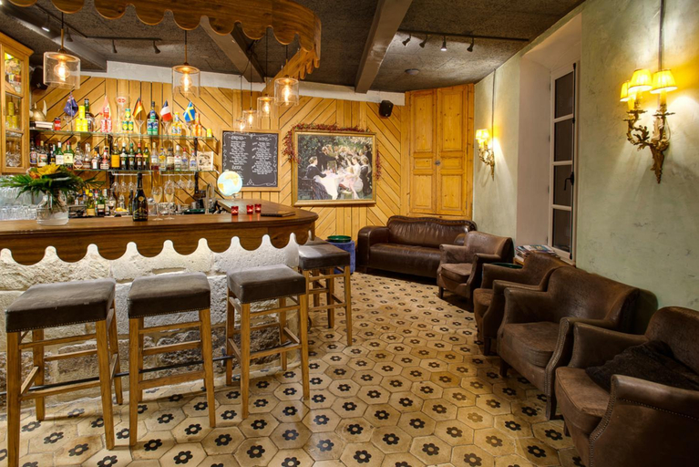 Food & Drinks 4, Rue Galilee, Hérault