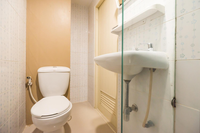 Bathroom 4, The Corner Ratchada, Huai Kwang