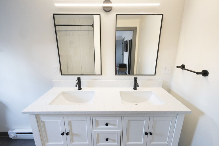 Bathroom 4, East Rock Inn, Berkshire