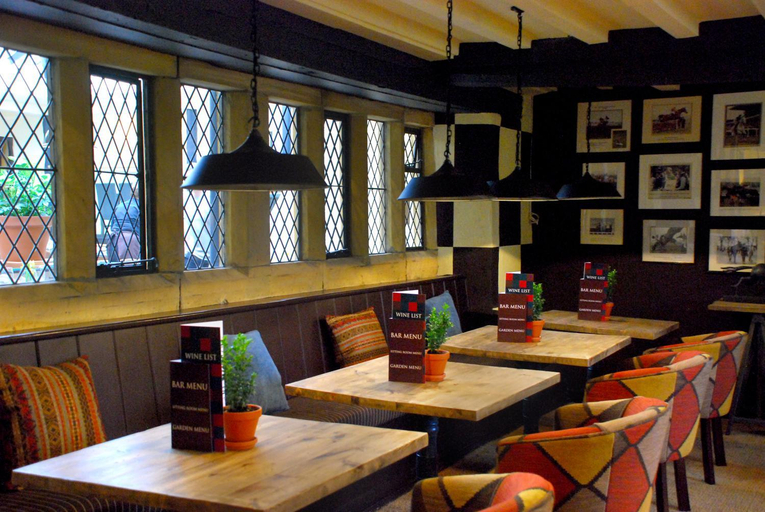 Food & Drinks 4, The Broadway Hotel, Worcestershire