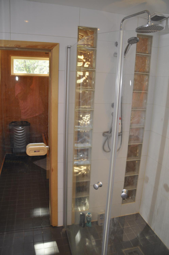 Bathroom 3, Flygarevagen, Vellinge